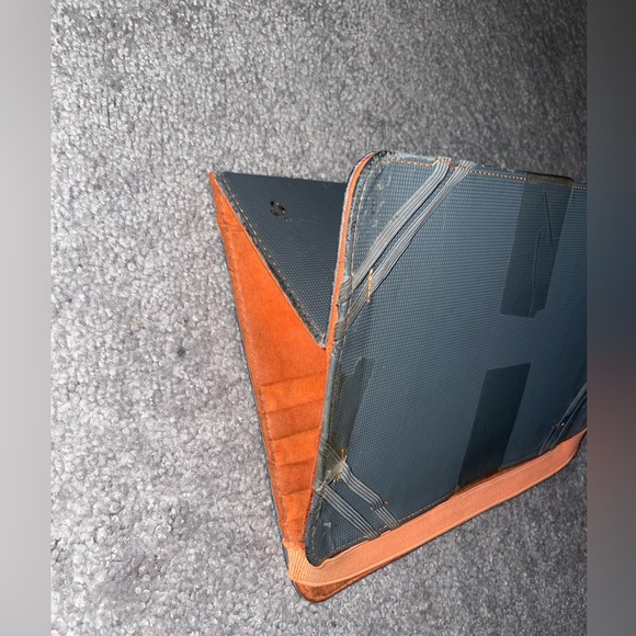 Polaroid brand iPad carrying case - Picture 3 of 9